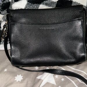 Vince camuto black leather crossbody with adjustable removable strap 5 pockets